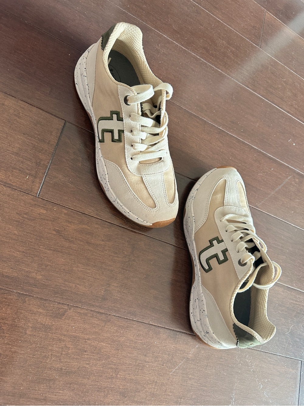 Taos Women's Titan Sneakers Size 11 - Picture 15 of 16